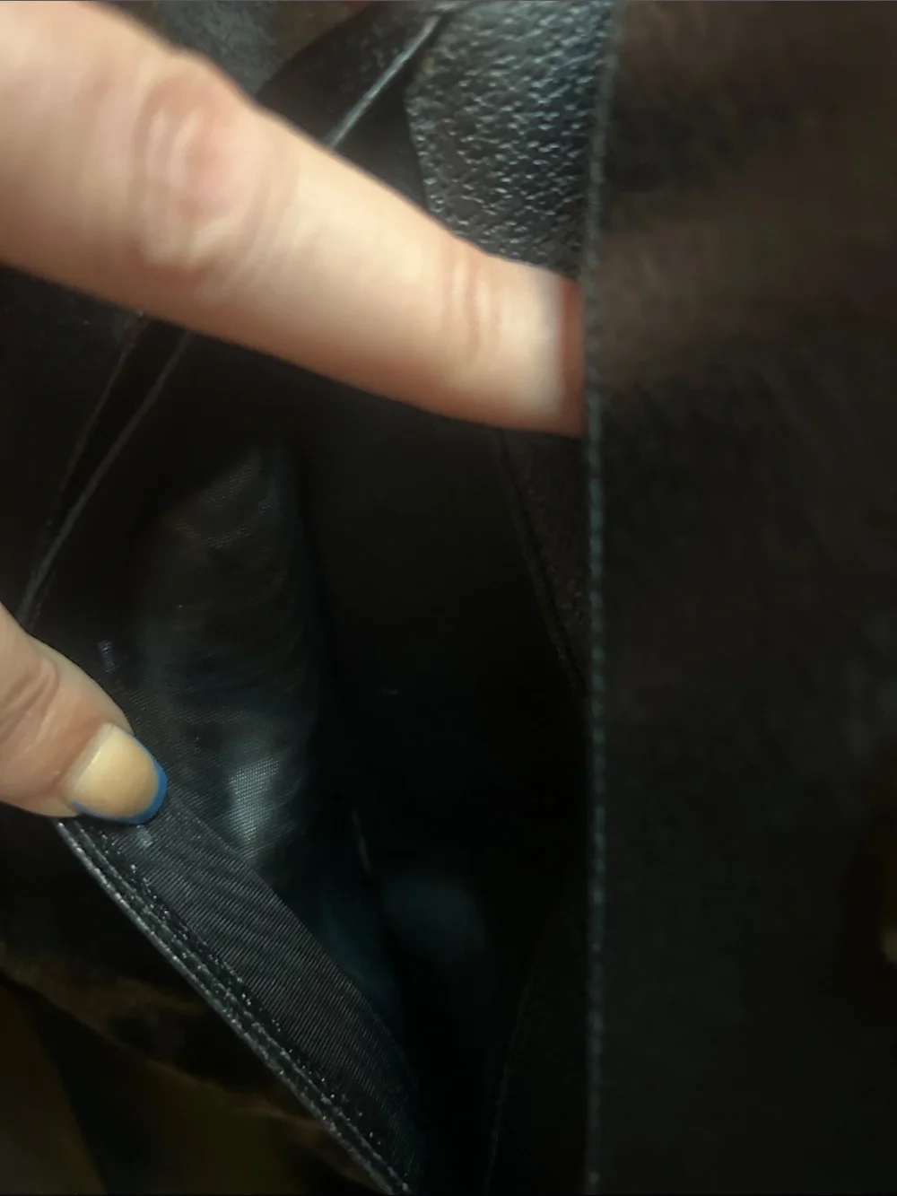 Gucci Black Leather Wallet with Silver G Logo - Picture 7 of 7